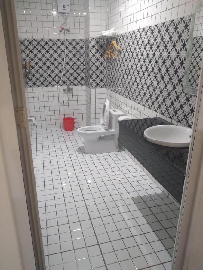 Khách sạn Hoàng Gia Bac Lieu Exterior foto
